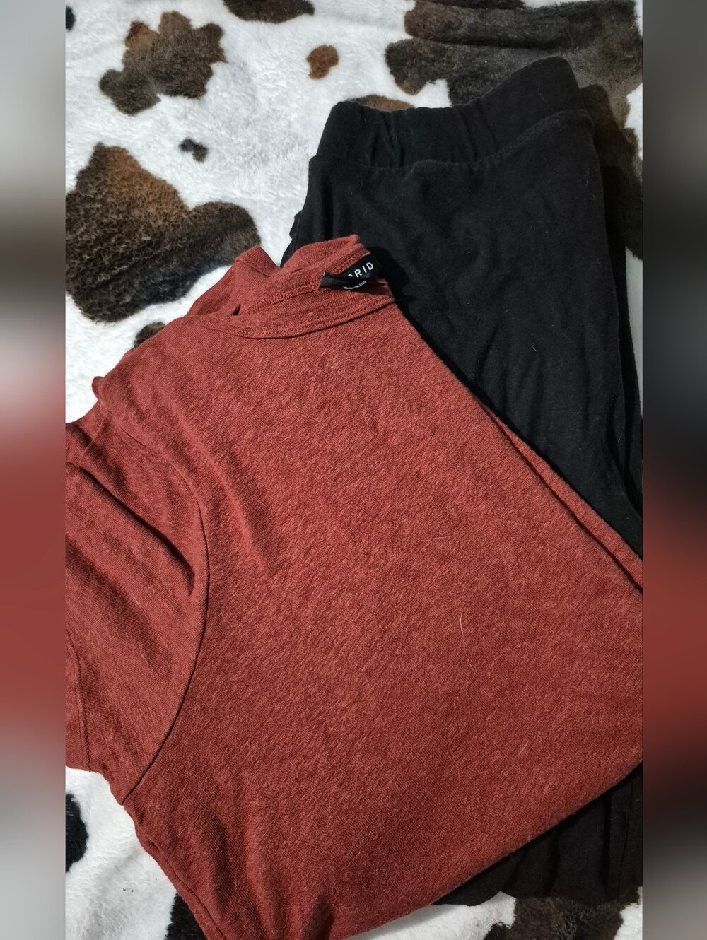 Torrid Bundle - Knit Top Size 2, Black Leggings Size 1